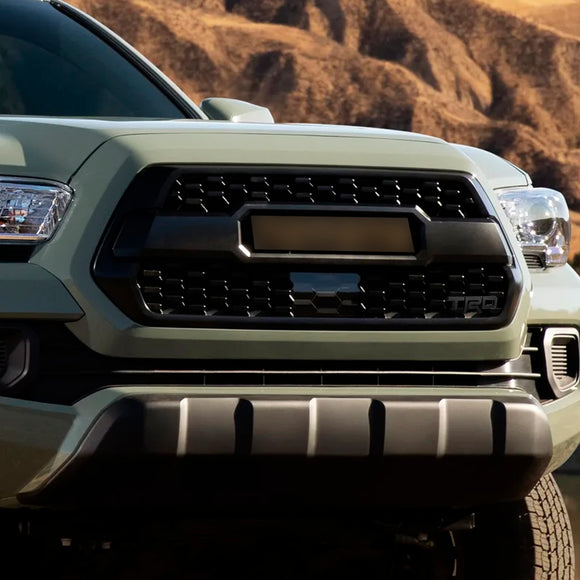 Distintivo della griglia TRD per Tacoma Tundra 4Runner Emblema della griglia anteriore rosso/nero/cromato