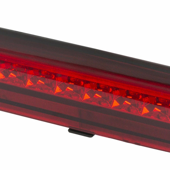 Taka-LED 3. kolmas jarruvalolamppu Chevy Tahoe Suburbanille 2000-2006