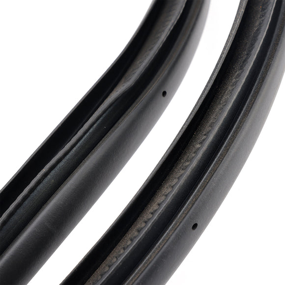 Front Left Door Body Side Weatherstrip 82110-D3000 For Hyundai Tucson 2016-2021