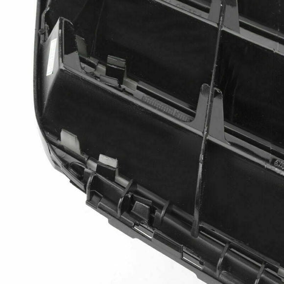 Mercedes Benz Classe C 2008-2014 W204 Grille de pare-chocs avant noire/chromée avec étoile LED pour C250/C300/C350