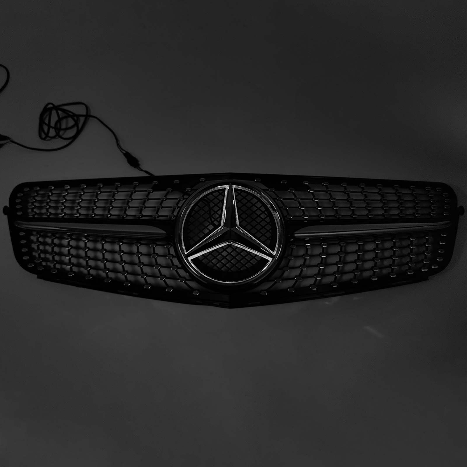 Grille de pare-chocs avant en diamant avec emblème LED pour Mercedes Benz 2008-2014 W204 Classe C C300 C350