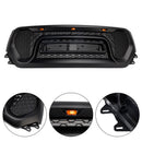 Dodge Ram 1500 2019-2024 Parrilla delantera estilo rebelde Parachoques delantero negro Parrilla superior en forma de panal con LED & Letra RAM-11