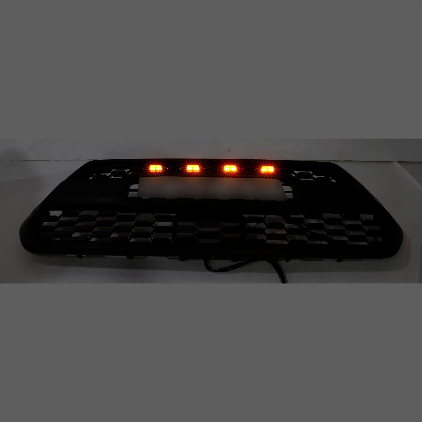 TRD Pro Style Grill per Toyota Tacoma 2016-2023 Grille White Letter + 4 LED AMBER LED + Copertina del sensore