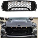 Dodge Ram 1500 2019-2024 Parrilla delantera estilo rebelde Parachoques delantero negro Parrilla superior en forma de panal con LED & Letra RAM-19